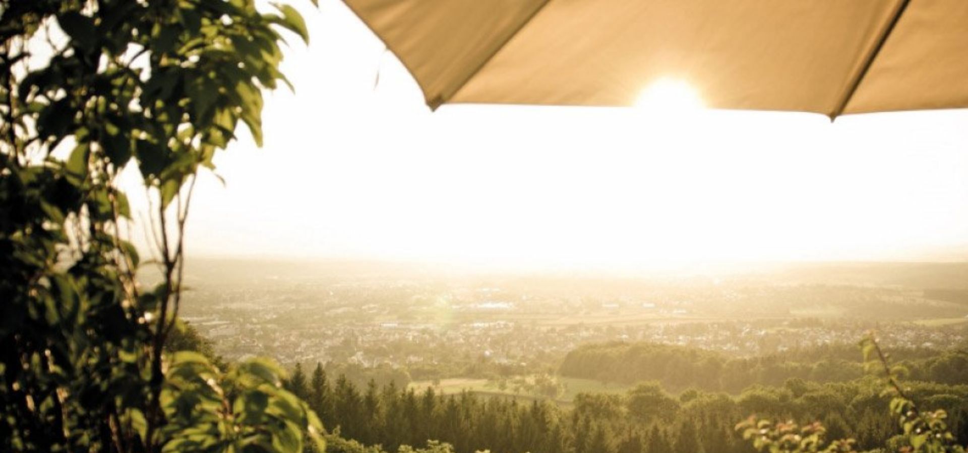 Panorama über das Filstall im Burghotel Staufeneck.