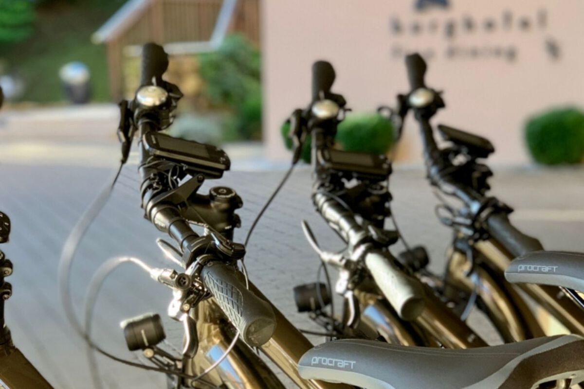 E-Bike rund um das Burghotel Staufeneck.